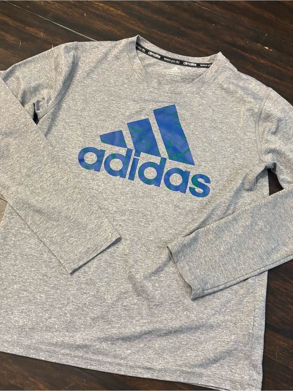 adidas boys Grey Long Sleeve Tee with Blue Logo like New size m (10-12Y)